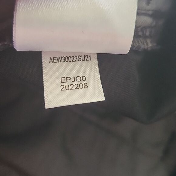 Amazon Essentials NWT Black Basic Shorts, 97% Cotton, 3" Inseam, Size 2 - Picture 8 of 8